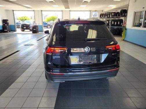 Black 2021 Volkswagen Tiguan 2.0T SE 4MOTION