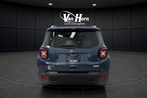 Slate Blue Pearlcoat 2022 Jeep Renegade Latitude