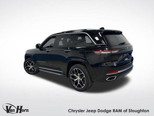 2022 Jeep Grand Cherokee Summit