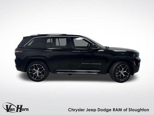 2022 Jeep Grand Cherokee Summit
