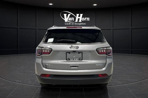 Billet Silver Metallic Clearcoat 2023 Jeep Compass Latitude