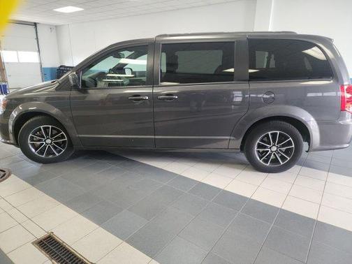 Granite Crystal Metallic Clearcoat 2019 Dodge Grand Caravan GT