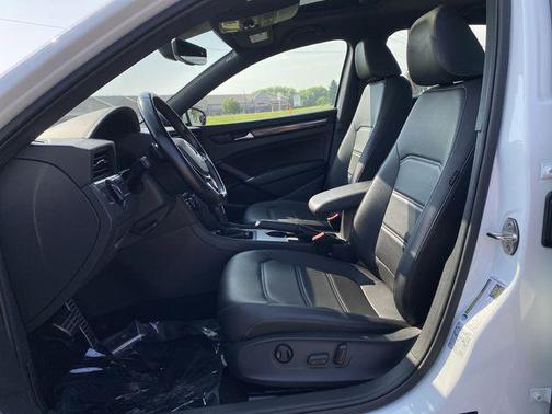 2021 Volkswagen Passat 2.0T R-Line