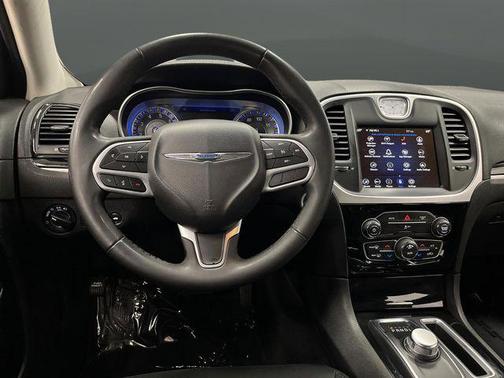 2023 Chrysler 300 Touring