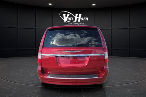 2016 Chrysler Town & Country Touring