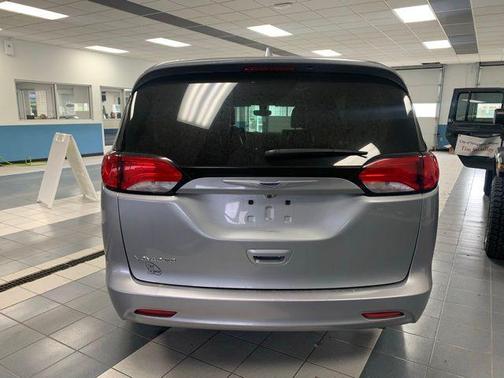2020 Chrysler Voyager LXI