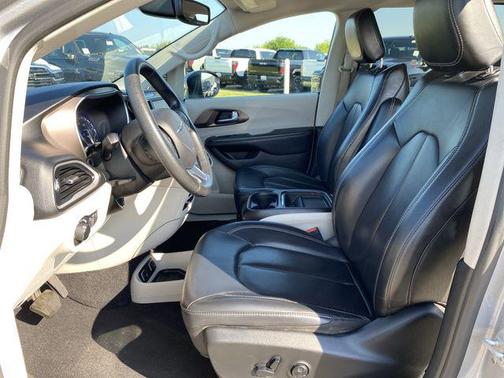 2020 Chrysler Voyager LXI