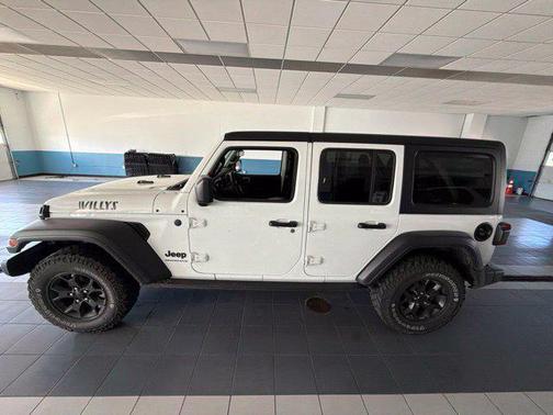 Bright White Clearcoat 2023 Jeep Wrangler Willys