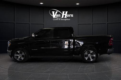 Diamond Black Crystal Pearlcoat 2023 RAM 1500 Laramie
