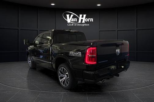 Diamond Black Crystal Pearlcoat 2026 RAM 1500 ST