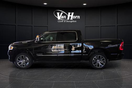 Diamond Black Crystal Pearlcoat 2026 RAM 1500 ST