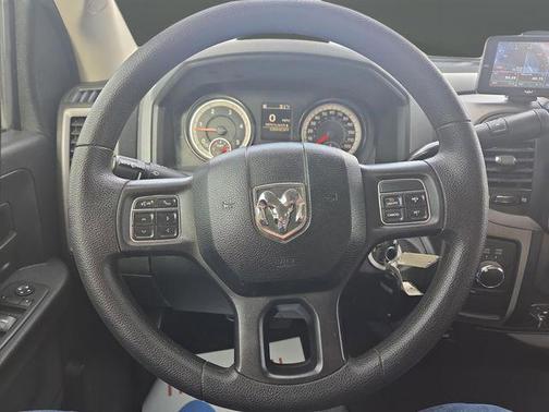 2017 RAM 3500 Tradesman Crew Cab 4x4 6'4' Box