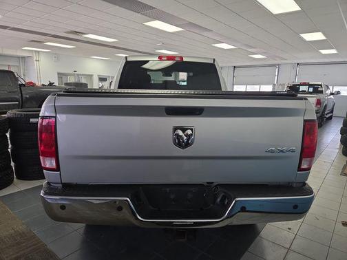 2017 RAM 3500 Tradesman Crew Cab 4x4 6'4' Box