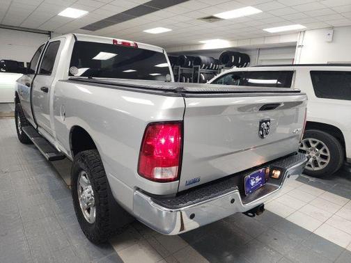 2017 RAM 3500 Tradesman Crew Cab 4x4 6'4' Box