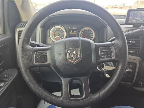 2017 RAM 3500 Tradesman Crew Cab 4x4 6'4' Box