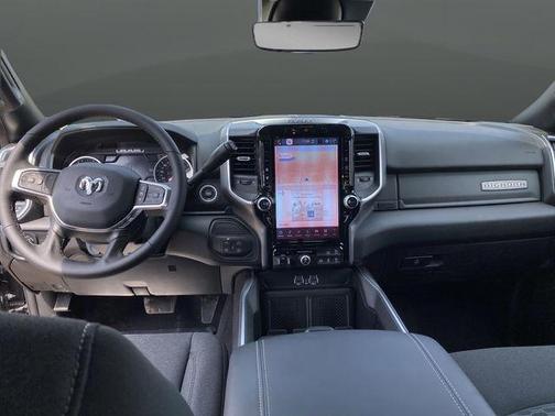 2025 RAM 2500 Big Horn Crew Cab 4x4 6'4' Box