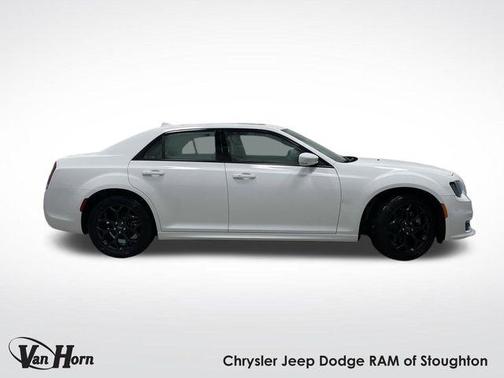 2023 Chrysler 300 Touring
