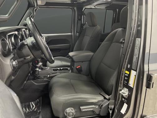 2021 Jeep Gladiator Sport