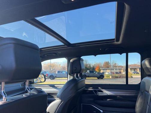 2023 Jeep Wagoneer Series II Carbide 4x4