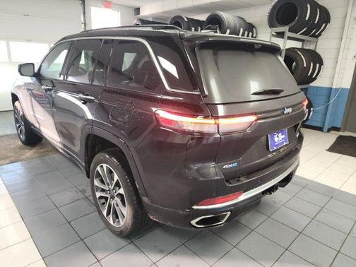 2022 Jeep Grand Cherokee 4xe Overland