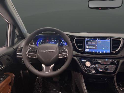 2024 Chrysler Pacifica L