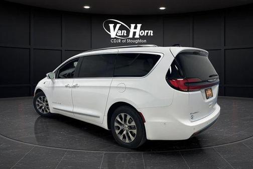 2024 Chrysler Pacifica L