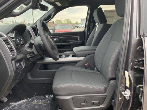 2025 RAM 2500 Big Horn Crew Cab 4x4 6'4' Box