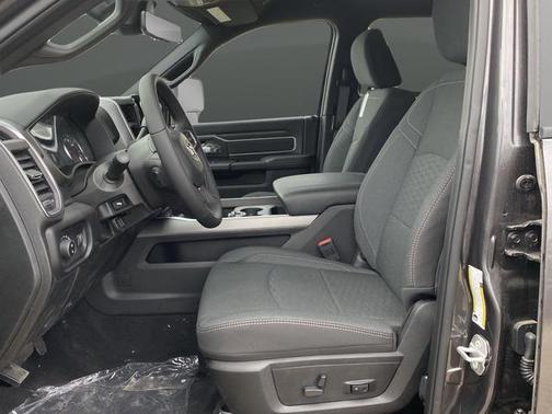 2025 RAM 2500 Big Horn Crew Cab 4x4 6'4' Box