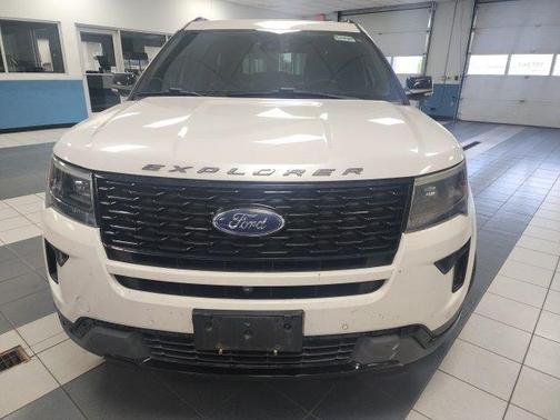 White Platinum Metallic Tri-Coat 2018 Ford Explorer Sport