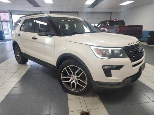 White Platinum Metallic Tri-Coat 2018 Ford Explorer Sport