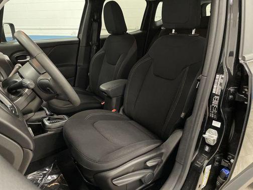 2023 Jeep Renegade Altitude