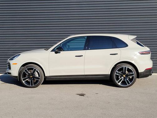 2023 Porsche Cayenne 