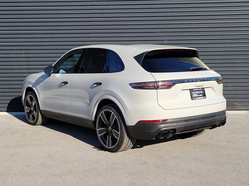 2023 Porsche Cayenne 