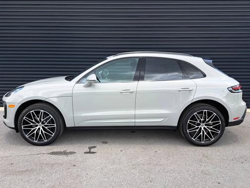 2025 Porsche Macan 