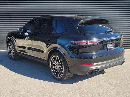 2023 Porsche Cayenne 
