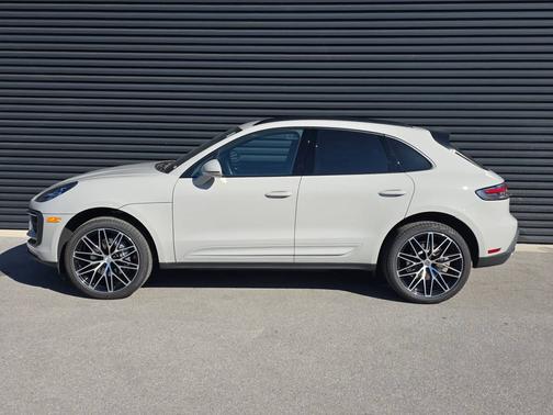 2025 Porsche Macan 
