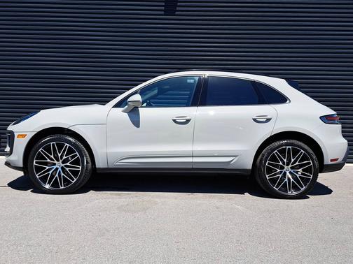 2025 Porsche Macan 