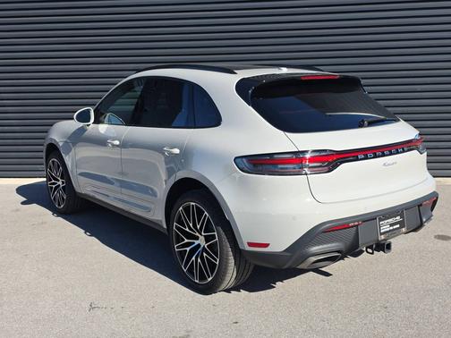2025 Porsche Macan 