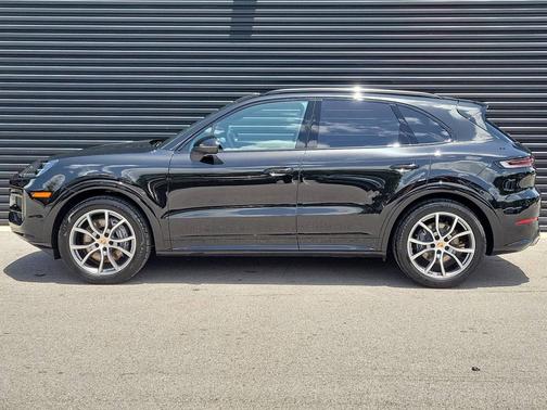 2025 Porsche Cayenne 