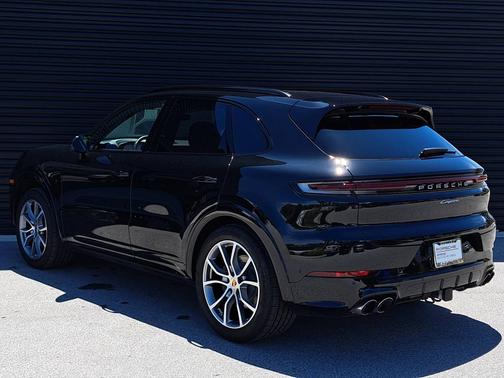 2025 Porsche Cayenne 