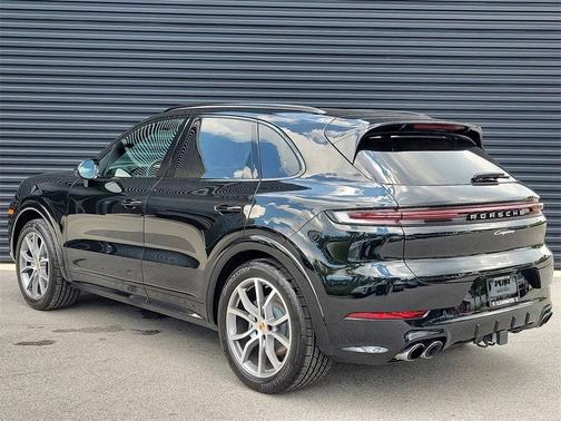 Chromite Black Metallic 2025 Porsche Cayenne