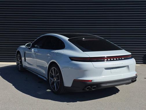 2025 Porsche Panamera 