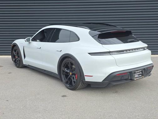 Carrara White Metallic 2023 Porsche Taycan