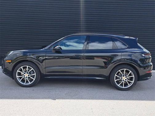 2025 Porsche Cayenne 
