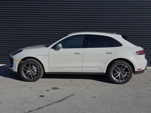 2022 Porsche Macan 