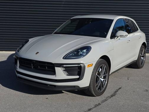 2022 Porsche Macan 