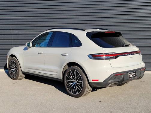 2025 Porsche Macan 