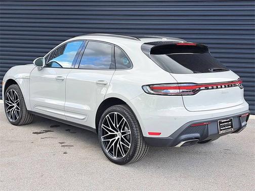 2025 Porsche Macan 
