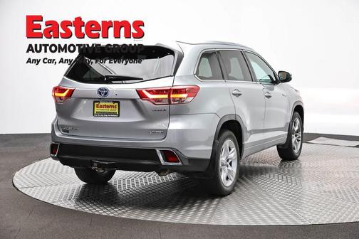 Celestial Silver Metallic 2019 Toyota Highlander Hybrid Limited