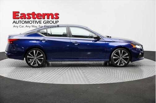 2022 Nissan Altima SR FWD
